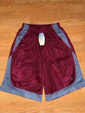 Vintage Nike Air Jordan Basketball Shorts men’s medium Burgundy/Gray NWT